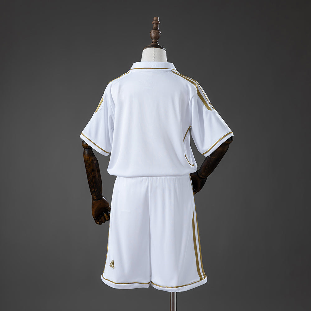 Camiseta + Short Real Madrid Local 2011/12 Niños