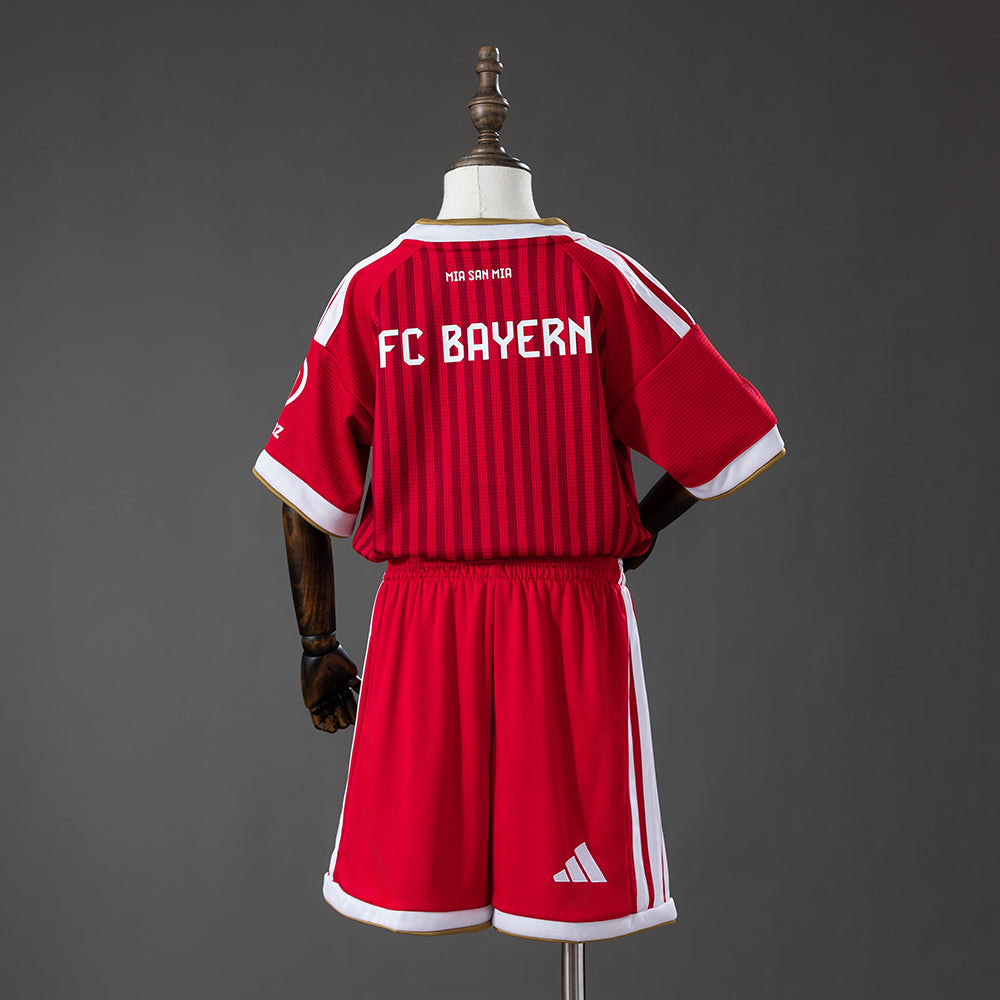 Camiseta + Short Bayern Munich Local 26/27 Niños