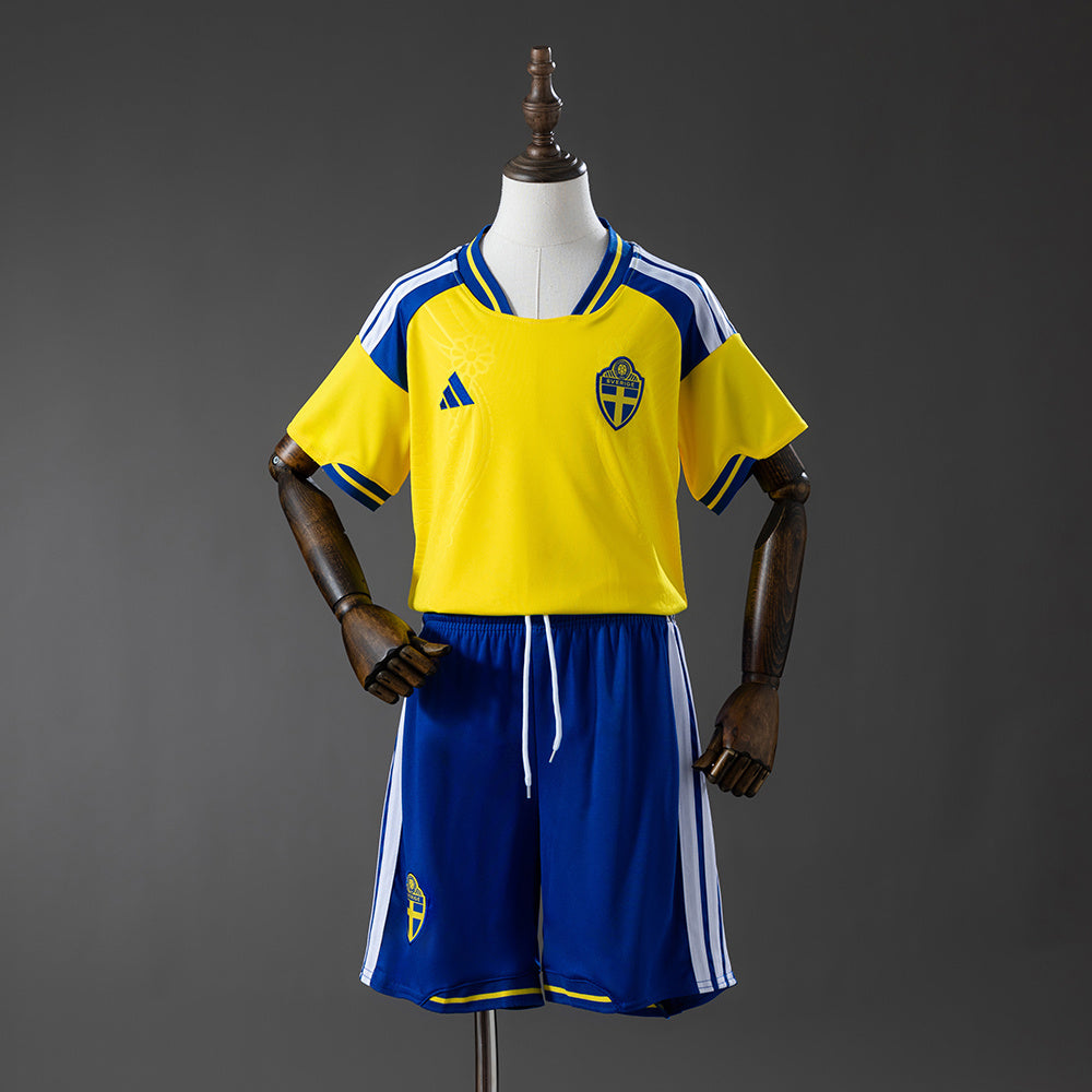Camiseta + Short Suecia Local 26/27 Niños